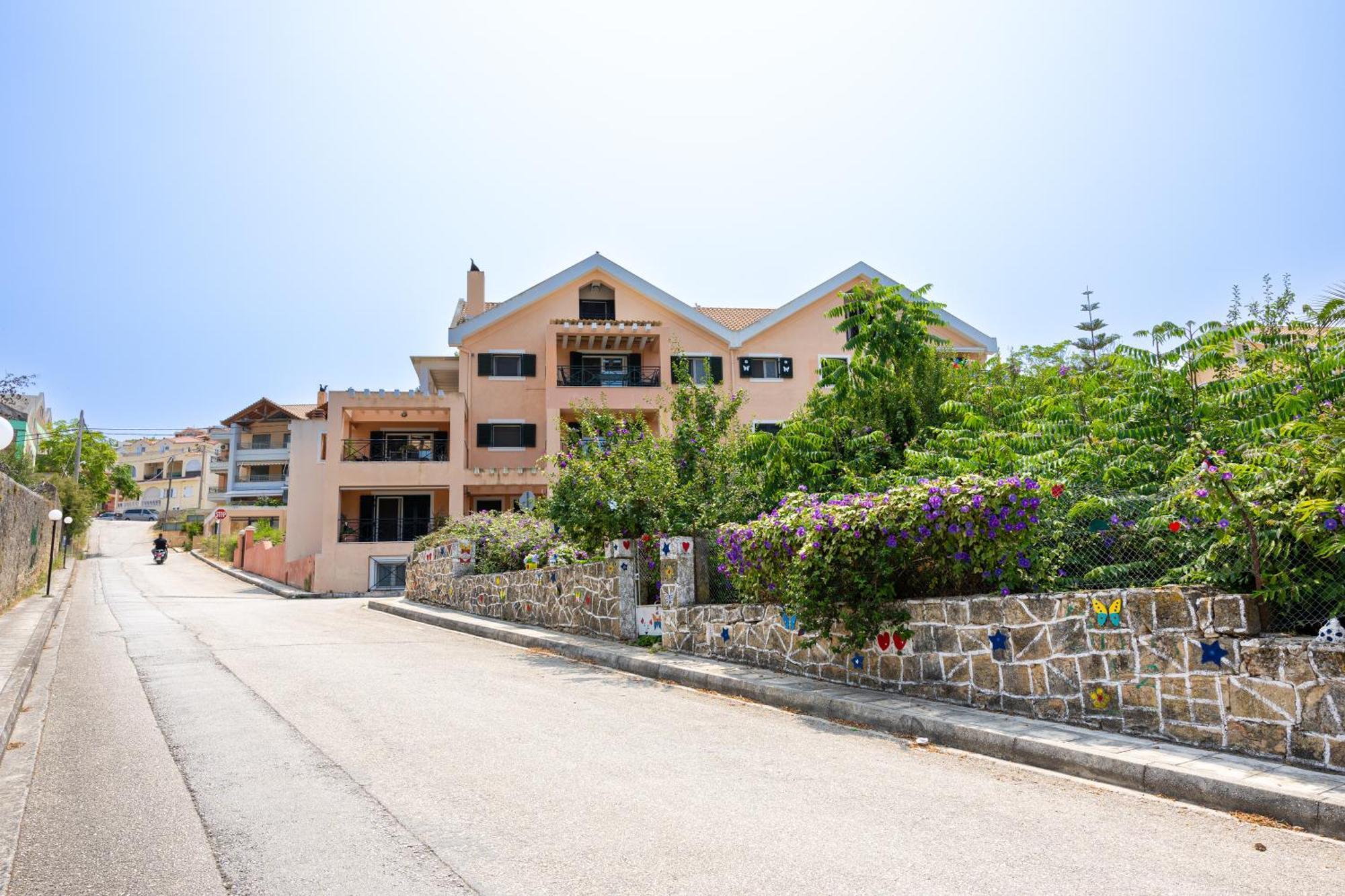 Domus City Apartment Argostoli  Esterno foto